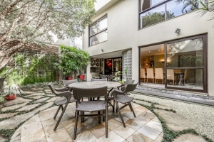 Padrão Jardim Europa 356m² 04 Dormitórios 03 Suítes 2 Vagas