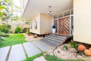 Padrão Jardim Paulista 650m² 04 Dormitórios 04 Suítes 5 Vagas