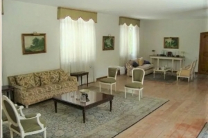 Padrão Jardim Paulista 580m² 05 Dormitórios 04 Suítes 10 Vagas