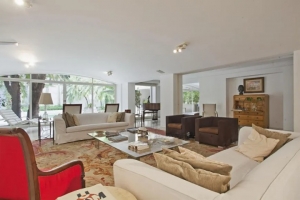 Padrão Jardim Europa 720m² 05 Dormitórios 03 Suítes 8 Vagas