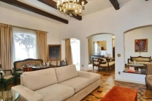 Padrão Jardim Paulista 800m² 04 Dormitórios 03 Suítes 10 Vagas