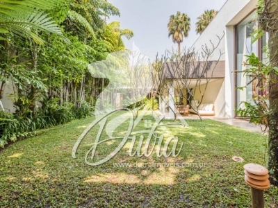 Imperiale Uffizi Jardim Vitória Régia 852m² 05 Dormitórios 05 Suítes 6 Vagas