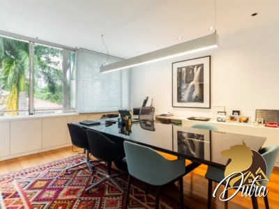 Padrão Jardim Paulista 1460m² 05 Dormitórios 05 Suítes 10 Vagas