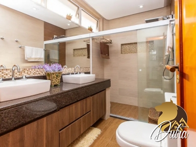 Padrão Jardim Marajoara 228m² 03 Dormitórios 02 Suítes 5 Vagas