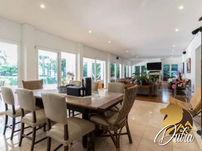 condominio vila verde Jardim Cordeiro 625m² 04 Dormitórios 04 Suítes 5 Vagas