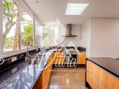 Casa de Condomínio Alto da Boa Vista 380m² 03 Dormitórios 03 Suítes 3 Vagas