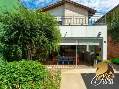 Padrão Jardim Paulista 268m² 03 Dormitórios 03 Suítes 3 Vagas