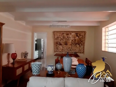 Casa Groelandia Jardim América 175m² 03 Dormitórios 01 Suítes 3 Vagas