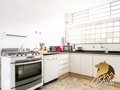 Padrão Jardim Paulista 370m² 03 Dormitórios 03 Suítes 4 Vagas