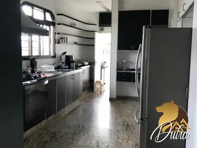 Cerqueira Cesar Cerqueira César 858m² 04 Dormitórios 04 Suítes 5 Vagas