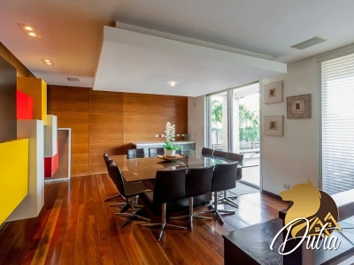 Alpha 10 Alphaville 1600m² 07 Dormitórios 05 Suítes 6 Vagas