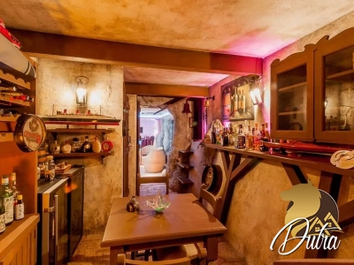 Alpha 10 Alphaville 1600m² 07 Dormitórios 05 Suítes 6 Vagas