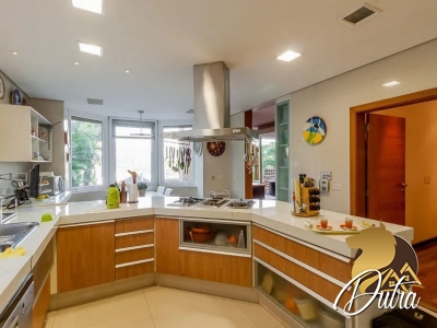 Alpha 10 Alphaville 1600m² 07 Dormitórios 05 Suítes 6 Vagas