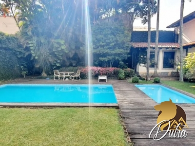 Padrão Jardim Paulista 560m² 04 Dormitórios 01 Suítes 10 Vagas