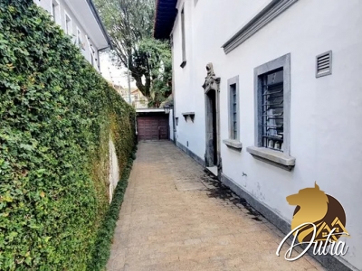 Padrão Jardim Paulista 560m² 04 Dormitórios 01 Suítes 10 Vagas