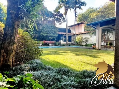 Padrão Jardim Paulista 560m² 04 Dormitórios 01 Suítes 10 Vagas