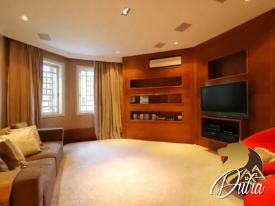 Padrão Santo Amaro 736m² 04 Dormitórios 04 Suítes 6 Vagas