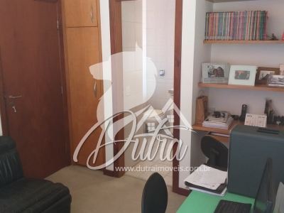 Padrão Fazenda Morumbi 400m² 03 Dormitórios 03 Suítes 6 Vagas