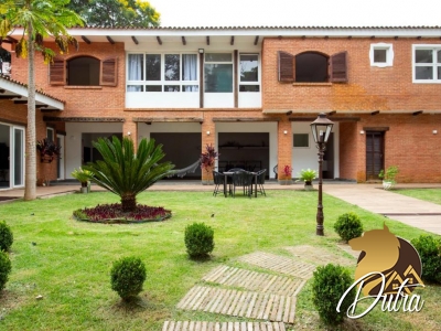 Casa de Vila Jardim Morumbi 695m² 05 Dormitórios 04 Suítes 10 Vagas