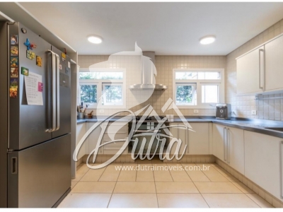 condominio vila verde Jardim Cordeiro 625m² 04 Dormitórios 04 Suítes 5 Vagas
