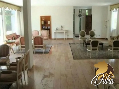 Padrão Jardim Paulista 580m² 05 Dormitórios 04 Suítes 10 Vagas