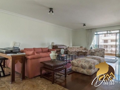 Mansão das Tulipas Campo Belo 440m² 04 Dormitórios 03 Suítes 4 Vagas