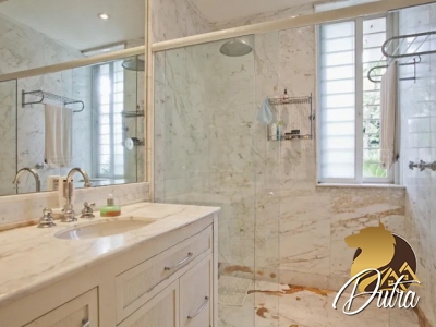 Padrão Jardim Europa 720m² 05 Dormitórios 03 Suítes 8 Vagas