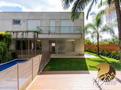 Porto Fino Parque Colonial 680m² 04 Dormitórios 04 Suítes 4 Vagas