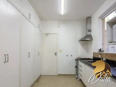 Padrão Jardim Europa 480m² 04 Dormitórios 04 Suítes 4 Vagas