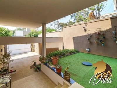 Padrão Chácara Monte Alegre 355m² 04 Dormitórios 02 Suítes 4 Vagas