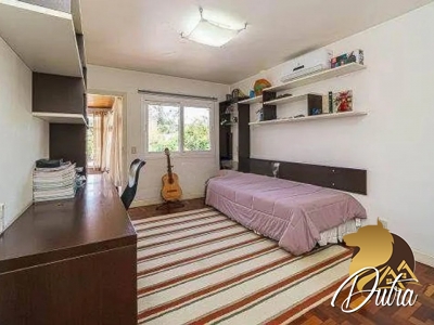 Padrão Chácara Monte Alegre 355m² 04 Dormitórios 02 Suítes 4 Vagas