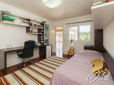 Padrão Chácara Monte Alegre 355m² 04 Dormitórios 02 Suítes 4 Vagas