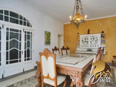 Padrão Jardim Paulista 800m² 04 Dormitórios 03 Suítes 10 Vagas