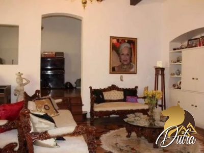 Padrão Jardim Paulista 800m² 04 Dormitórios 03 Suítes 10 Vagas