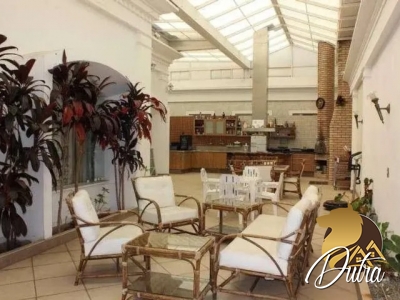 Padrão Jardim Paulista 800m² 04 Dormitórios 03 Suítes 10 Vagas