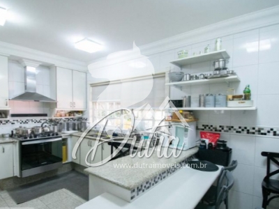 Padrão Jardim Marajoara 525m² 04 Dormitórios 04 Suítes 6 Vagas