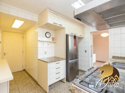 Auguste Rodin Vila Uberabinha 220m² 04 Dormitórios 03 Suítes 4 Vagas