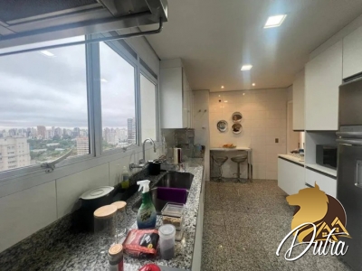 Edifício Claridge Moema 448m² 04 Dormitórios 04 Suítes 8 Vagas