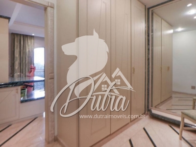 Padrão Interlagos 1182m² 04 Dormitórios 04 Suítes 6 Vagas