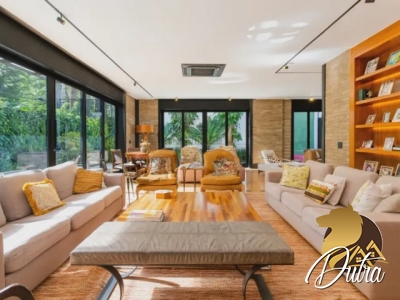 Padrão Jardim Paulista 431m² 05 Dormitórios 05 Suítes 3 Vagas