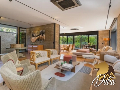 Padrão Jardim Paulista 431m² 05 Dormitórios 05 Suítes 3 Vagas