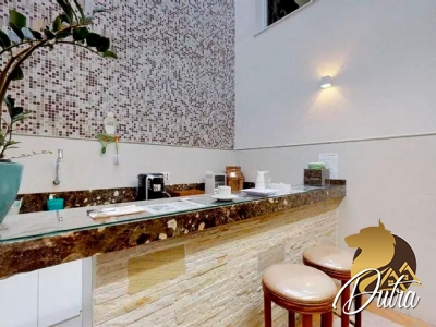 Clínica Indianópolis 335m² 02 Dormitórios 02 Suítes 3 Vagas