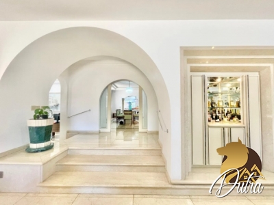 Padrão Interlagos 1182m² 04 Dormitórios 04 Suítes 6 Vagas