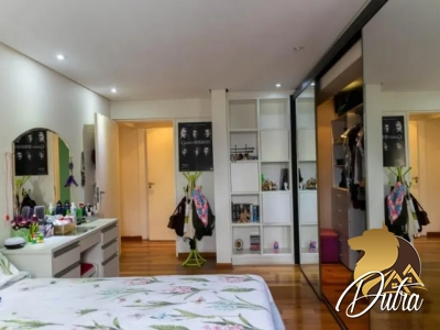 Edifício Adriana Aclimação 240m² 04 Dormitórios 02 Suítes 3 Vagas