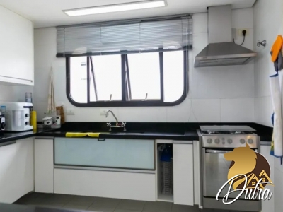 Edifício Adriana Aclimação 240m² 04 Dormitórios 02 Suítes 3 Vagas