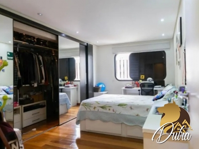 Edifício Adriana Aclimação 240m² 04 Dormitórios 02 Suítes 3 Vagas