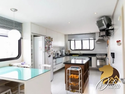 Edifício Adriana Aclimação 240m² 04 Dormitórios 02 Suítes 3 Vagas