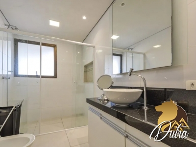 Parque dos Jerivás Moema 227m² 04 Dormitórios 02 Suítes 3 Vagas